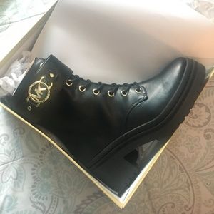 Micheal Kors Boots